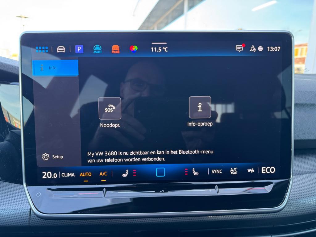 Volkswagen Golf 1.5 ehybrid 50 edition automaat , elektrische voorstoelen, 