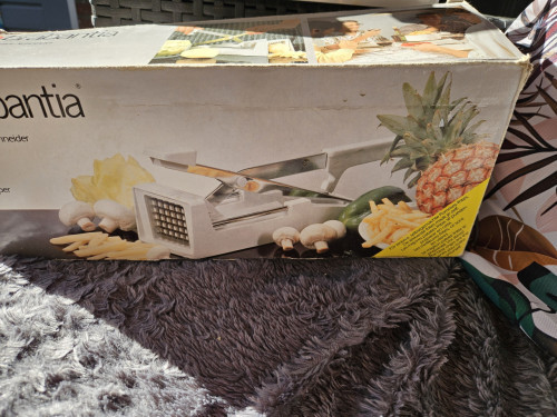 Mooie goed werkende brabantia maitre frietsnijder jaren 80....