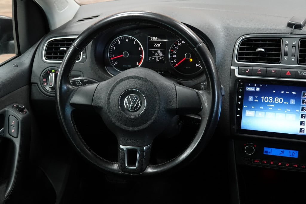 Volkswagen Polo 1.4-16v highline | carplay | cruise | xenon | pdc |