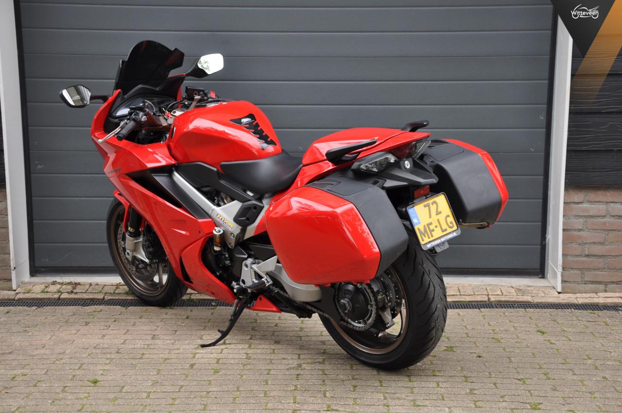 Honda VFR 800 F ABS koffers, handvatverwarming