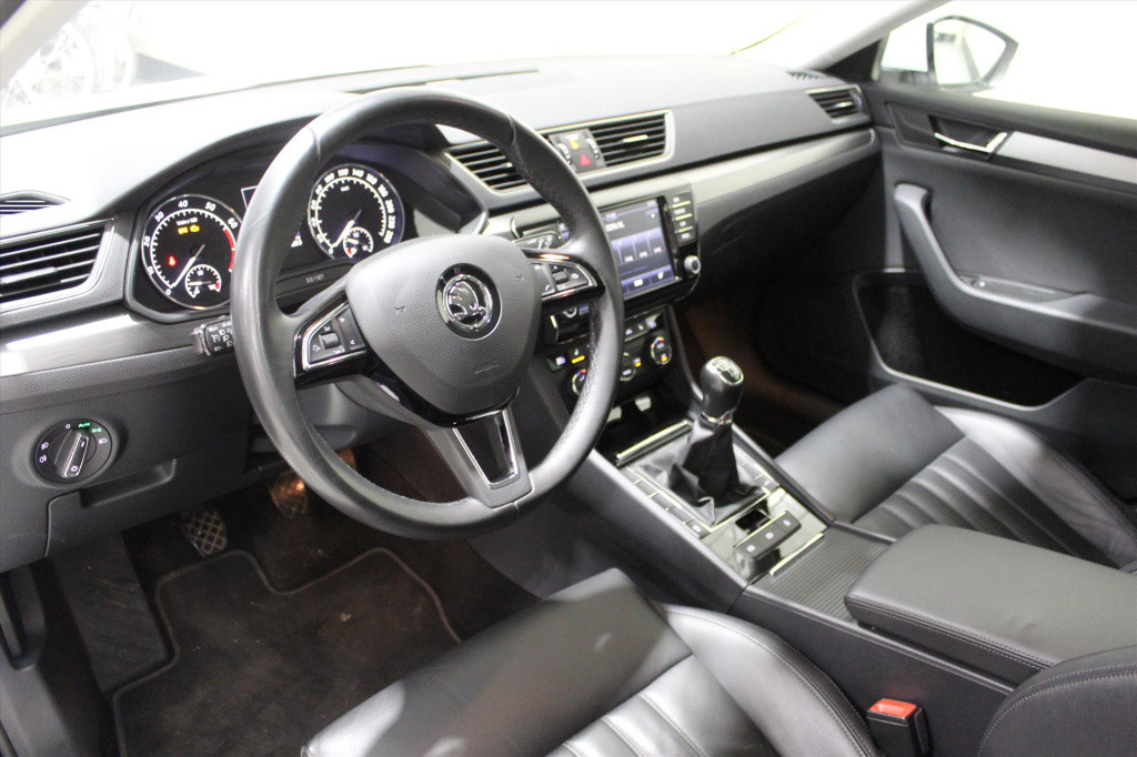 Skoda Superb combi style 1.4 tsi act