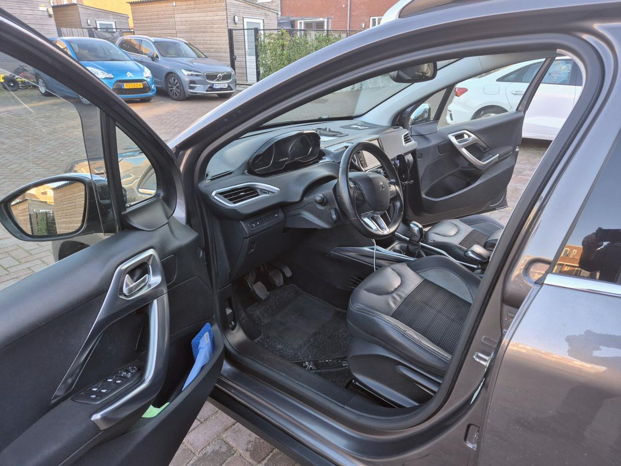 Peugeot 2008 Allure Premium 1.2 Vti