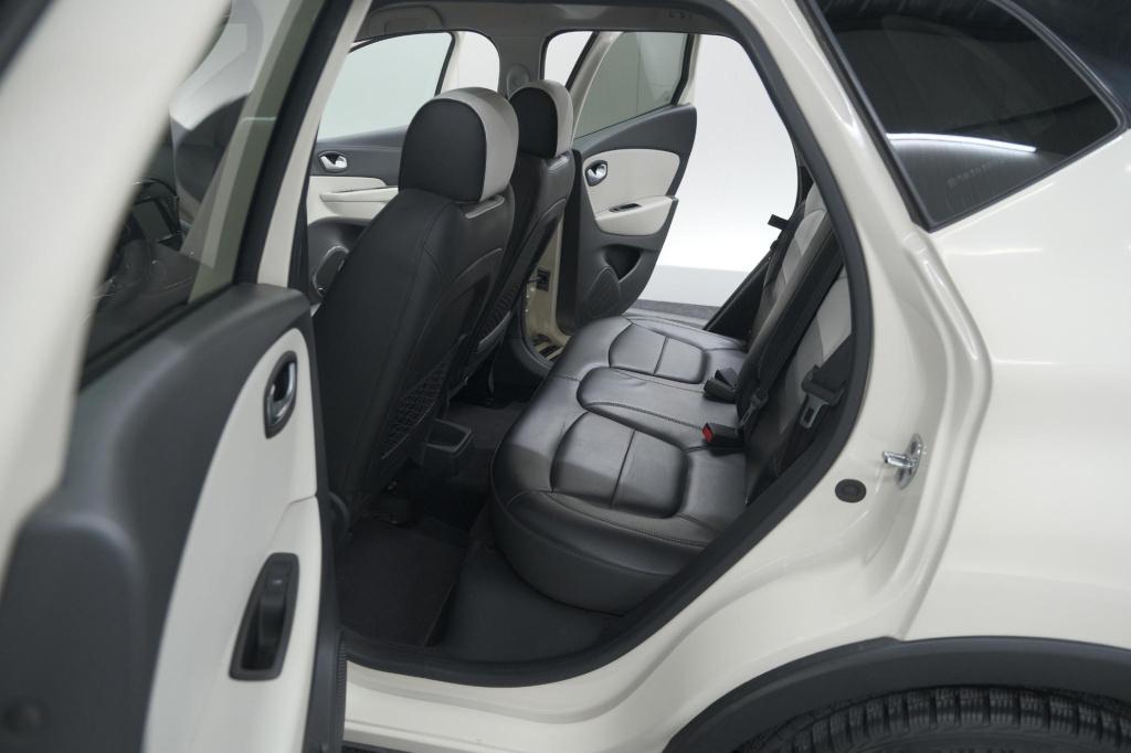 Renault Captur tce 120 edc initiale paris | panoramadak | camera | dodehoek