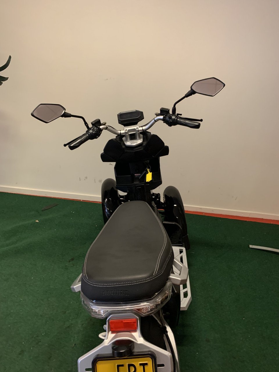 DOOHAN I TANK MET 2X ACCU 45KM NU 2395,= RIJKLAAR