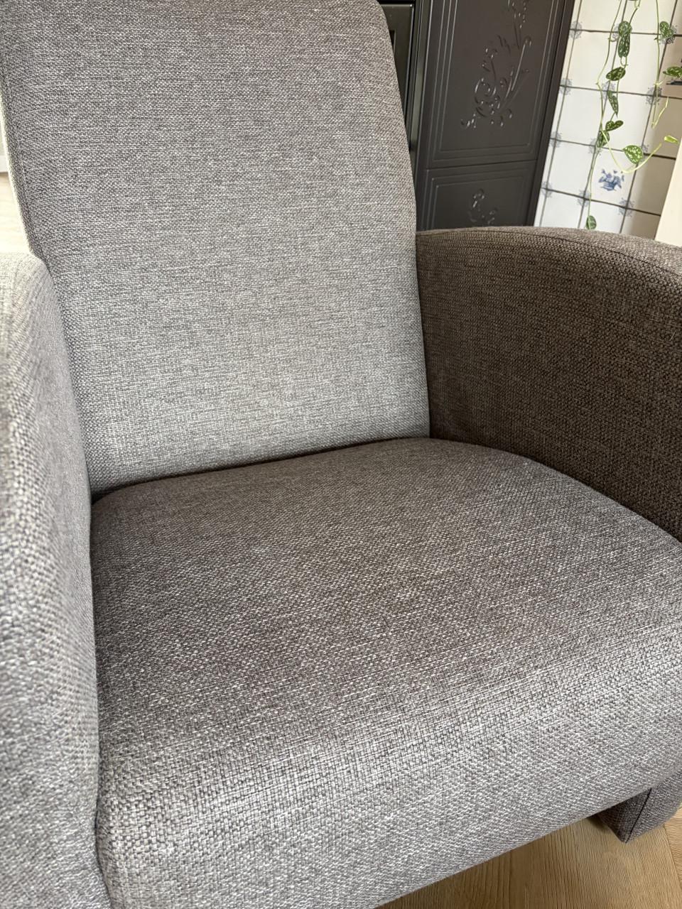 * Gereserveerd * Hoekbank fauteuil poef