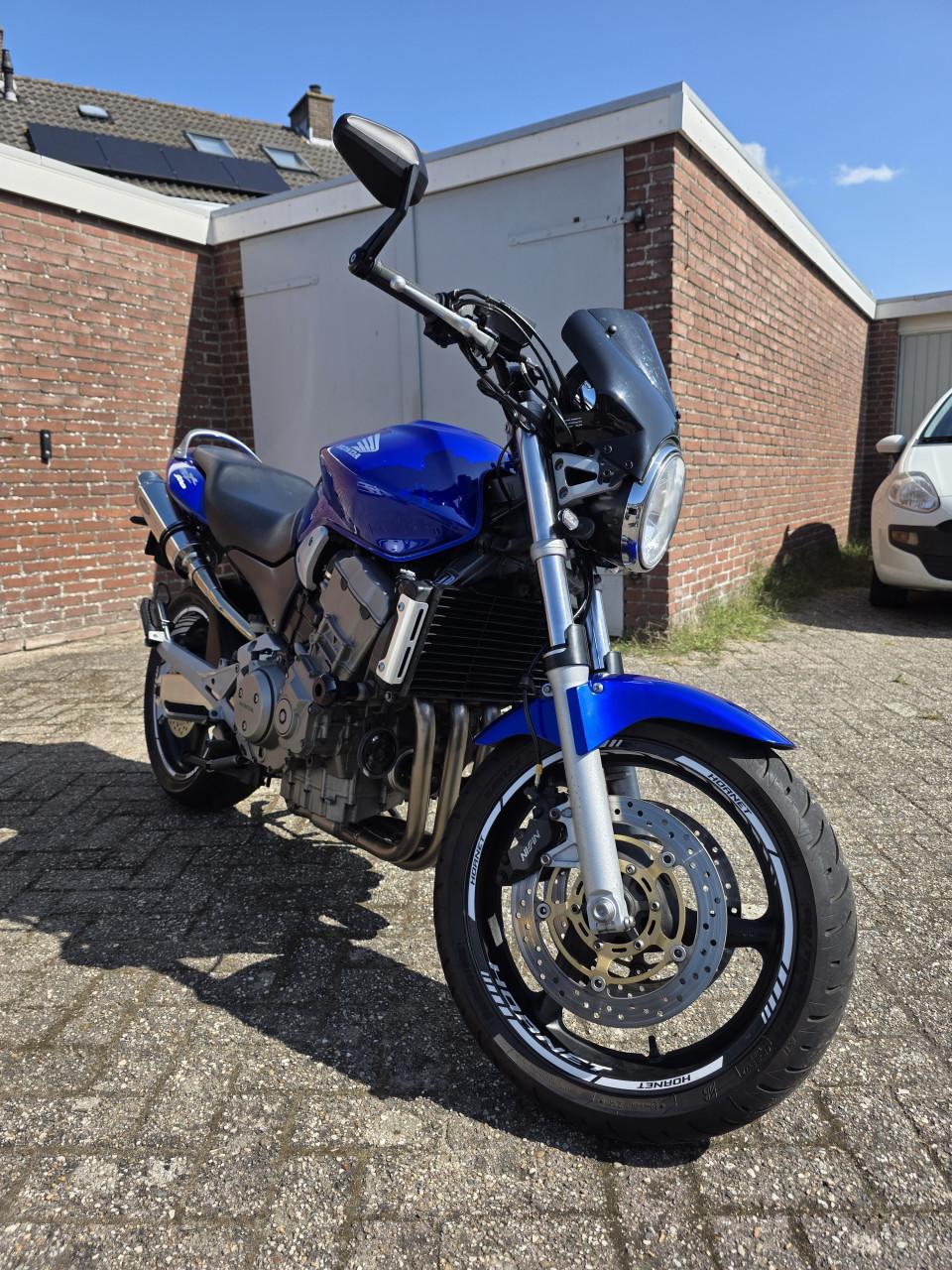 Honda CB900F Hornet