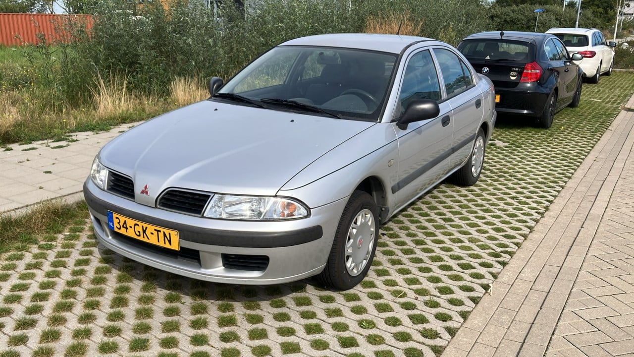 Mitsubishi carisma 1.6 airco 999euro