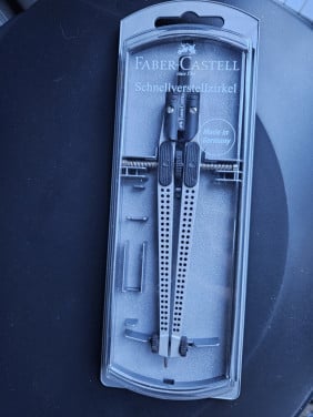 Nog nieuwe Faber-Castell snelverstelpasser in zeer goede staat...