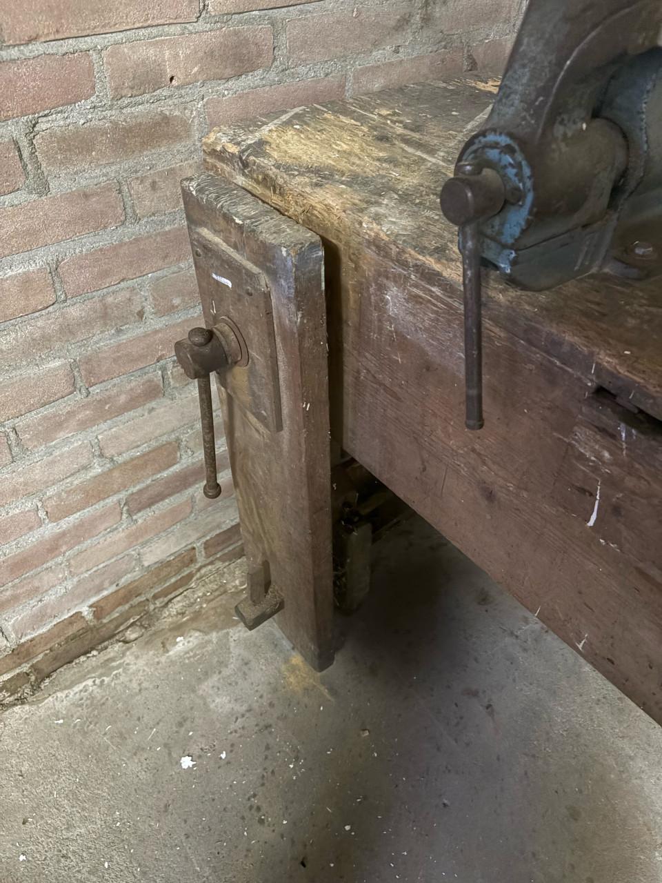 Authentieke werkbank