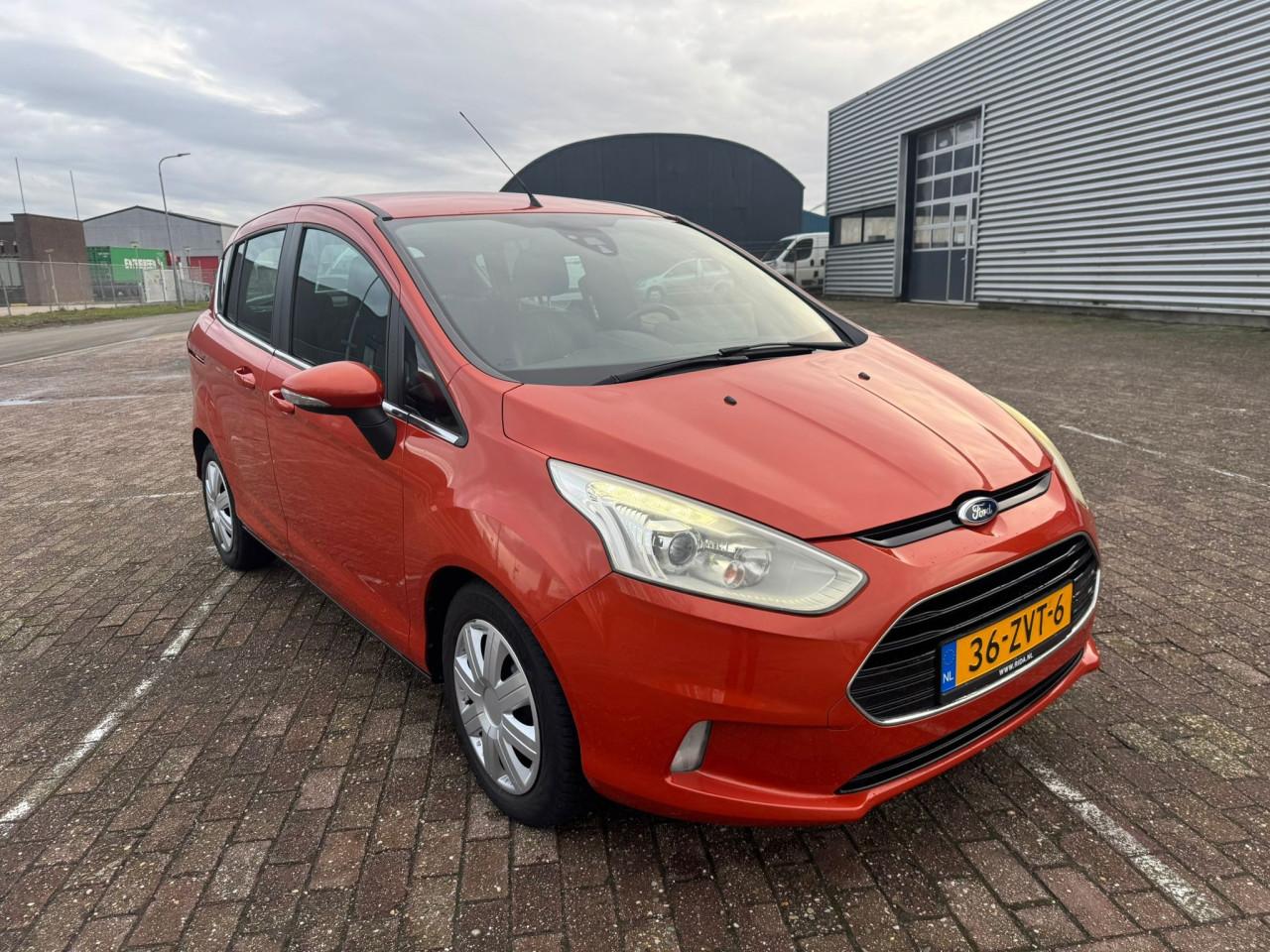 Ford b max bj 2013  3950 euro