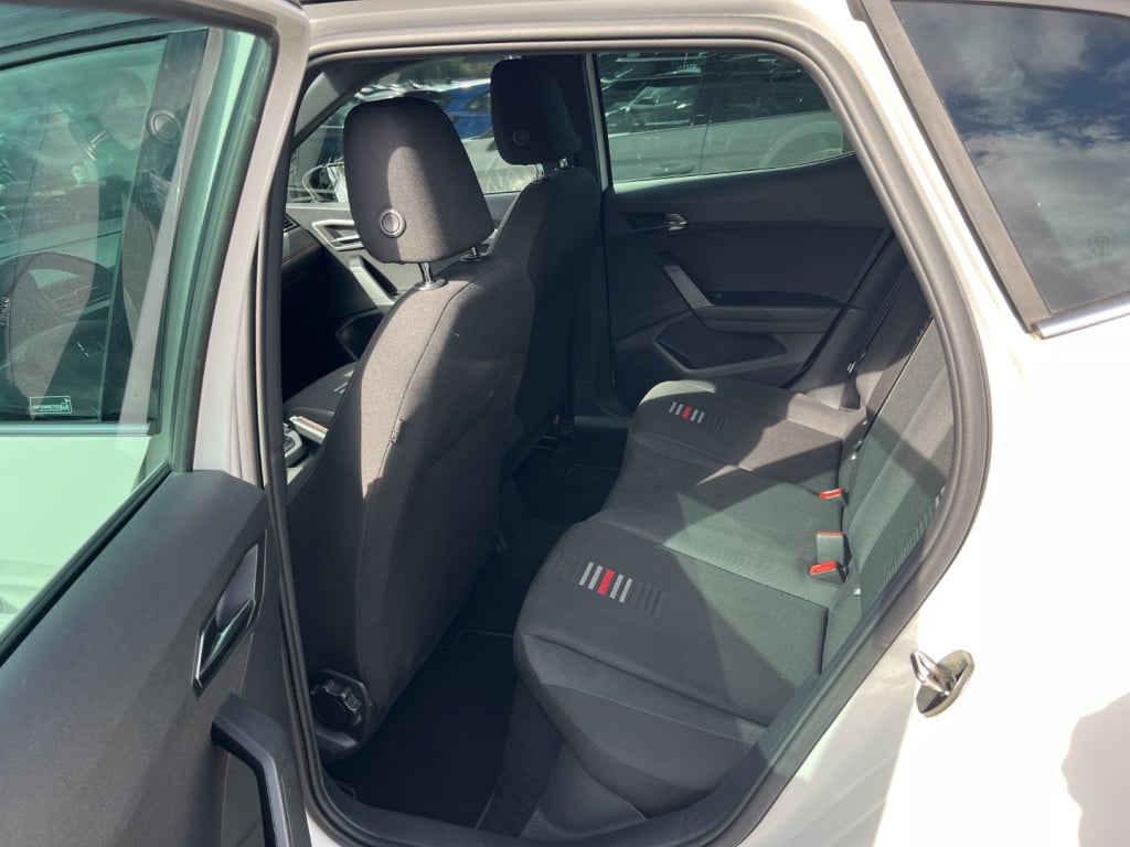 Seat Arona 1.0 tsi 115pk fr business intense , trekhaak