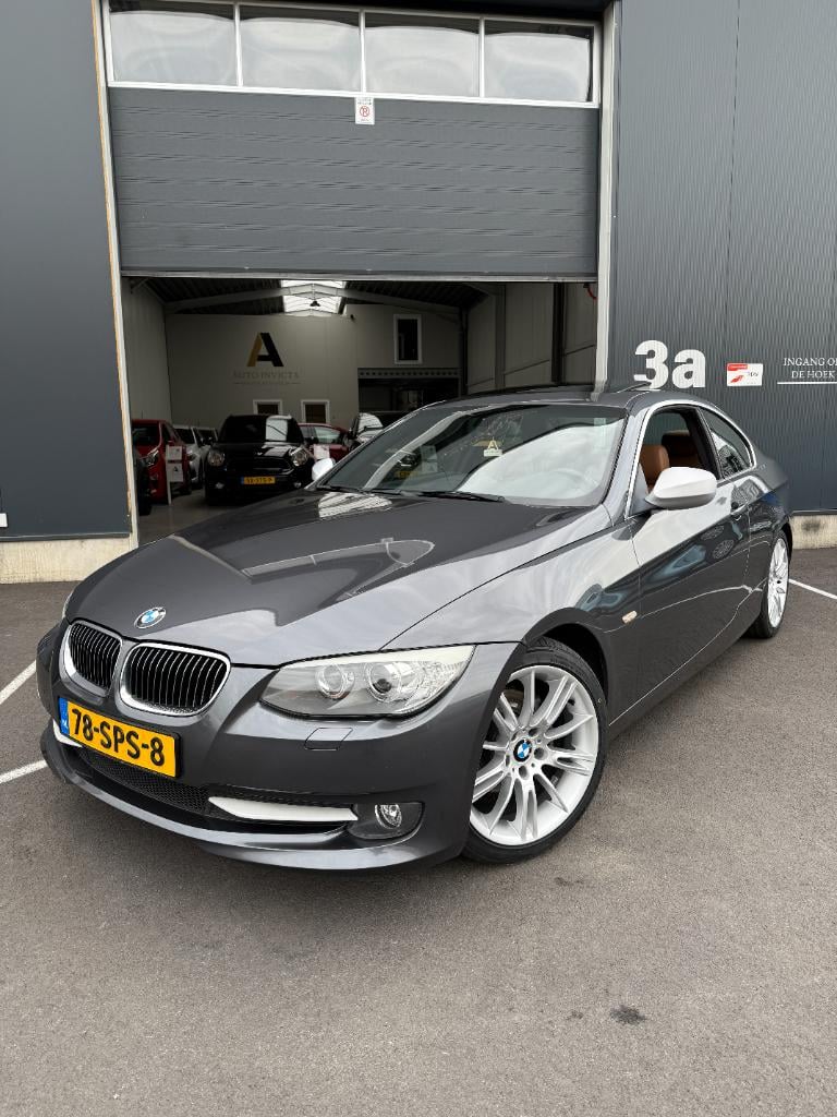 BMW 3-serie e92 320i corporate lease mineralgrey edition