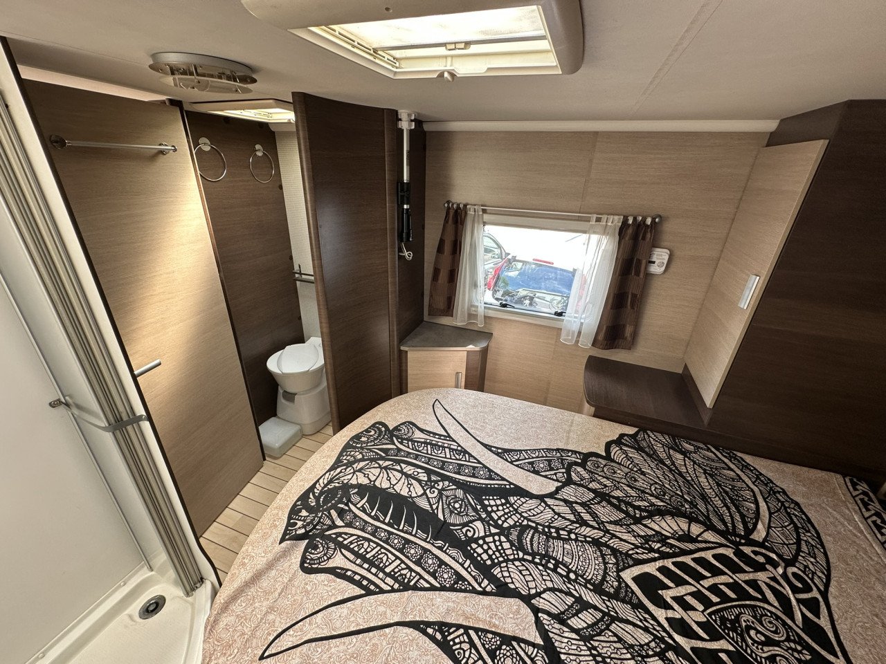 Bavaria T073XLC 2011 slechts 80.008km! 4pers queens bed, jaar APK, garantie