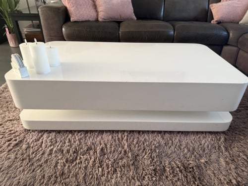 Hoogglans witte salontafel, eettafel met 6 stoelen
