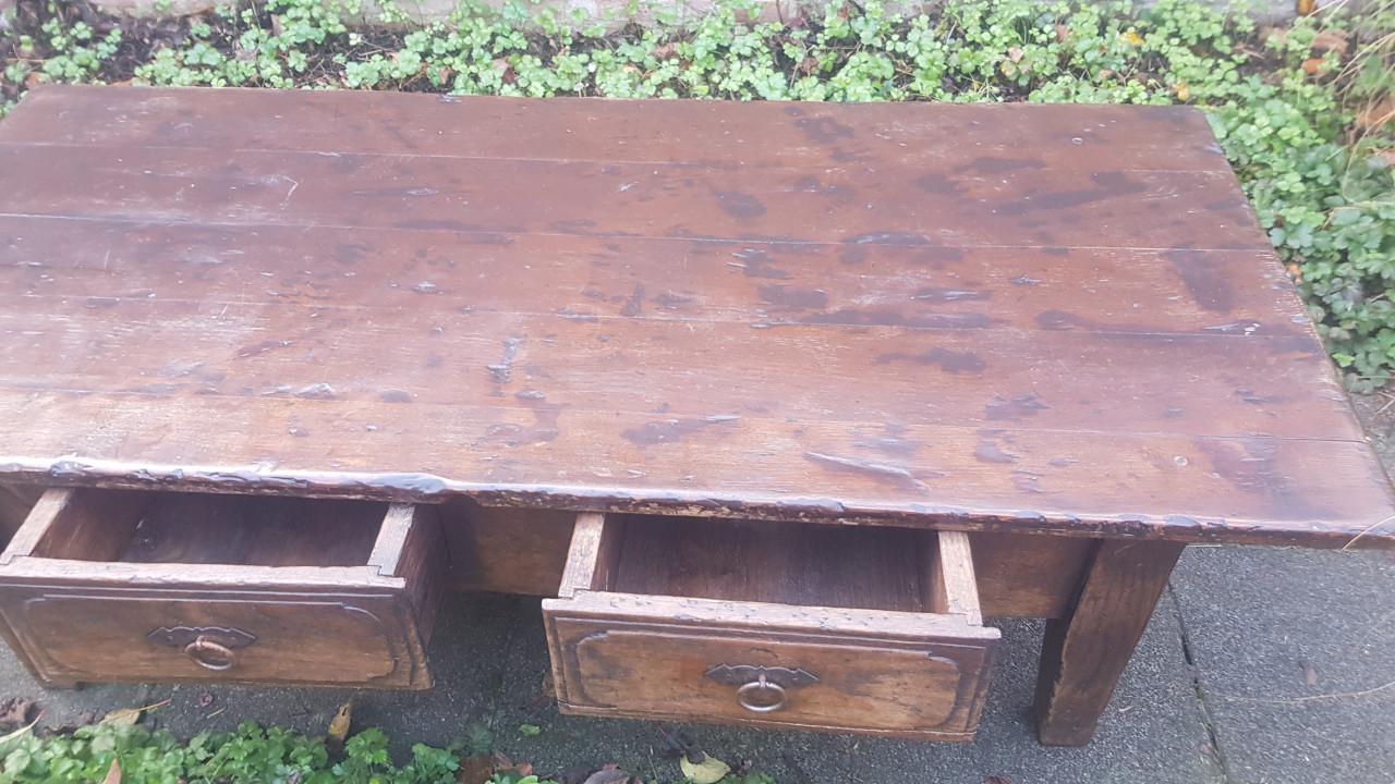 Zware salontafel met 2 laden