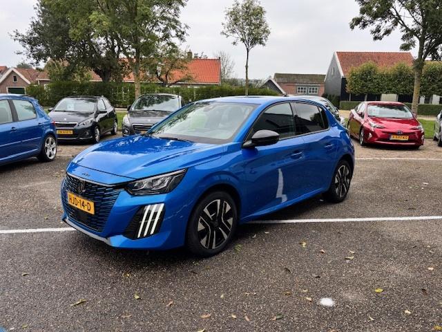 Peugeot 208 1.2 hybrid 100 e-dcs6 allure navigatie | dab | applecarplay| pa