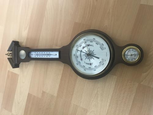 Barometer,vintage,klassiek model