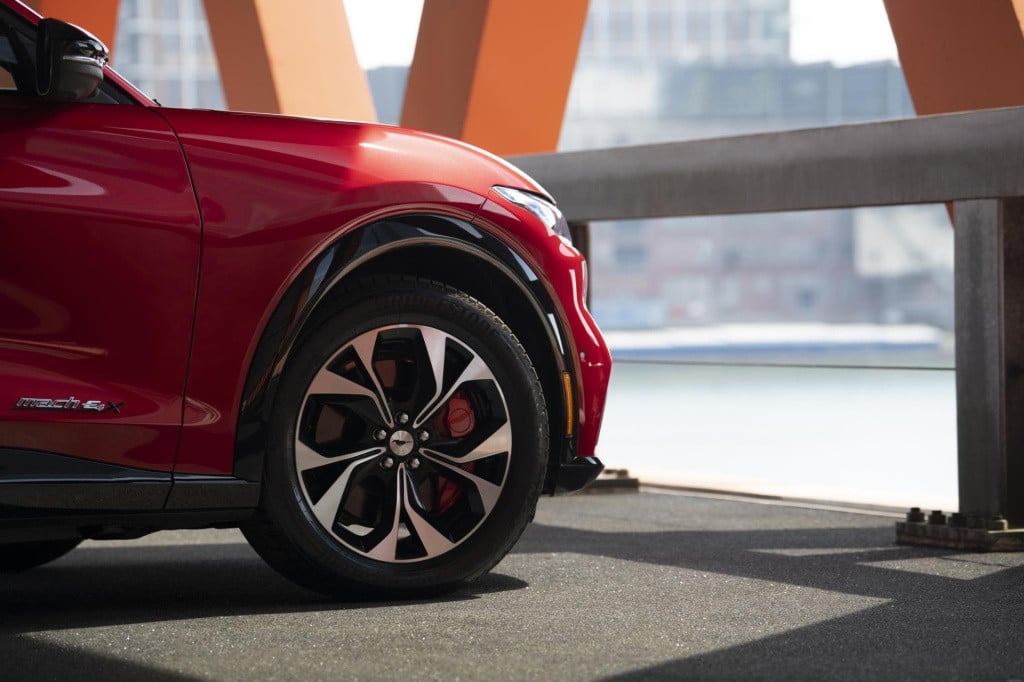 Ford Mustang Mach-e extended premium awd 98 kwh ford mustang mach-e 98kwh e