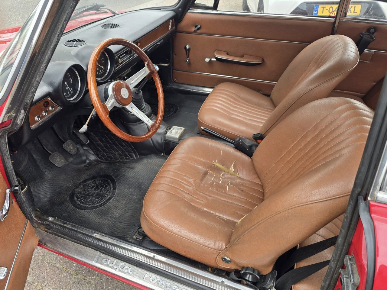 Alfa romeo 1300 gt junior  Bouwjaar 1973  Apk en Wegenbelasting vrij
