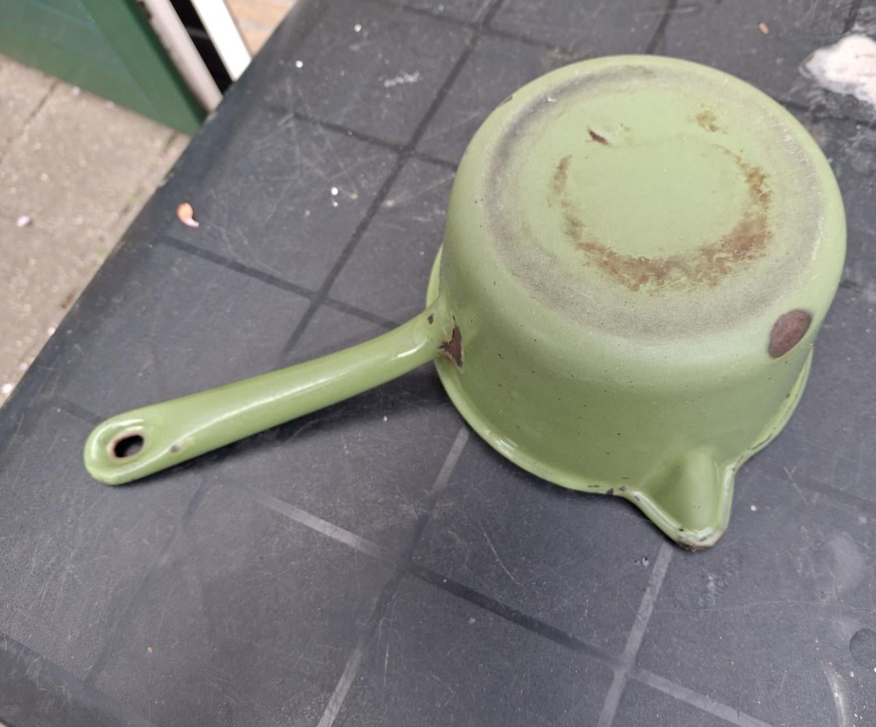 Reseda emaille pan, steelpan en blik