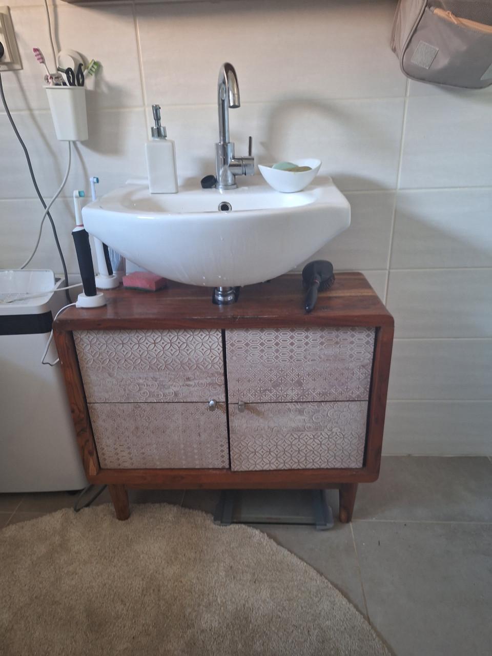 Badkamer meubelen spiegelkast, lange kast en wastafelkast