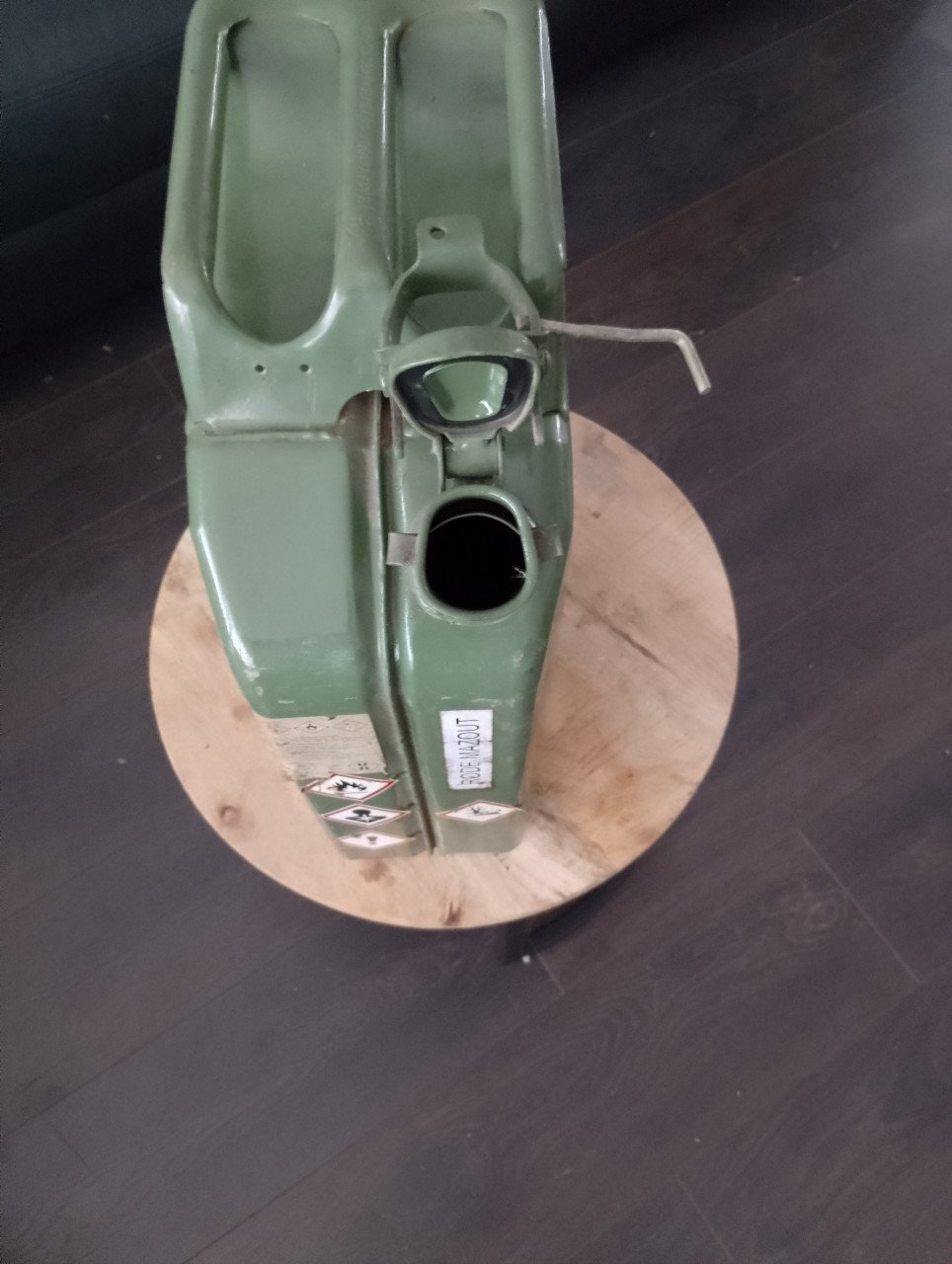 Stalen jerrycan
