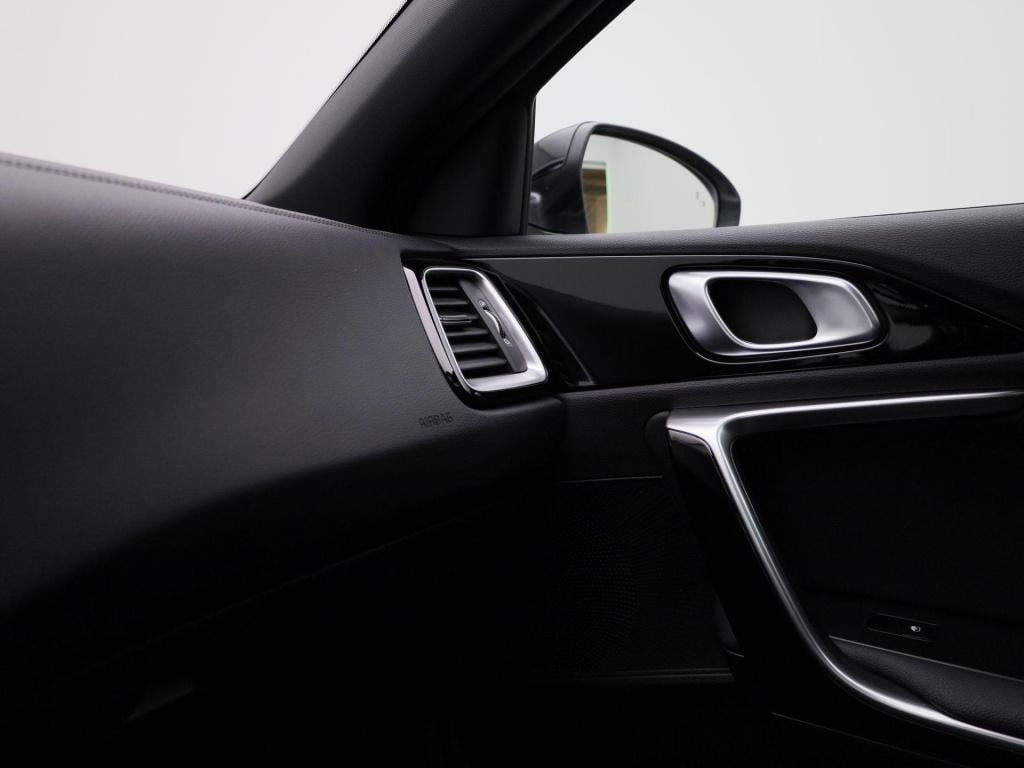 Kia Cee'd 1.5 t-gdi gt-line | panoramadak | navigatie | half leder | apple 