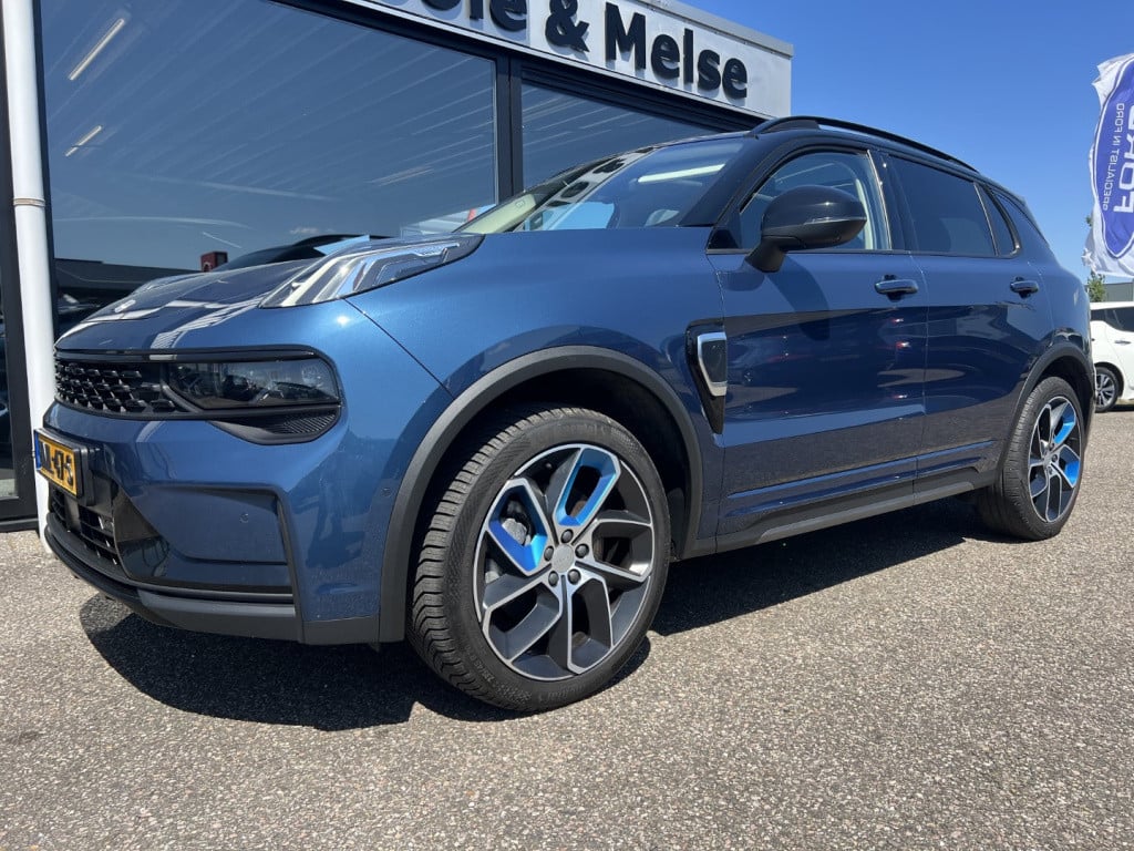 Lynk & Co 01 1.5 261pk plug in hybrid , panodak , 360gr camera , carplay