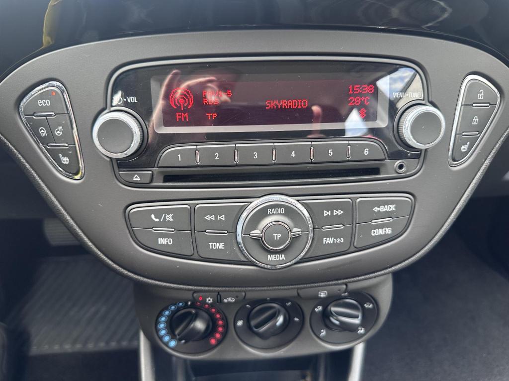 Opel Corsa 1.4 color edition