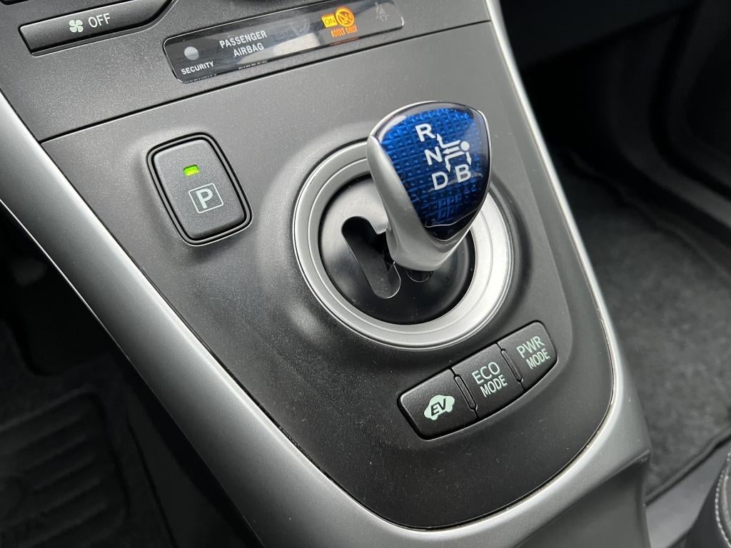 Toyota Auris 1.8 full hyb.exe.bns | trekhaak | parkeercamera