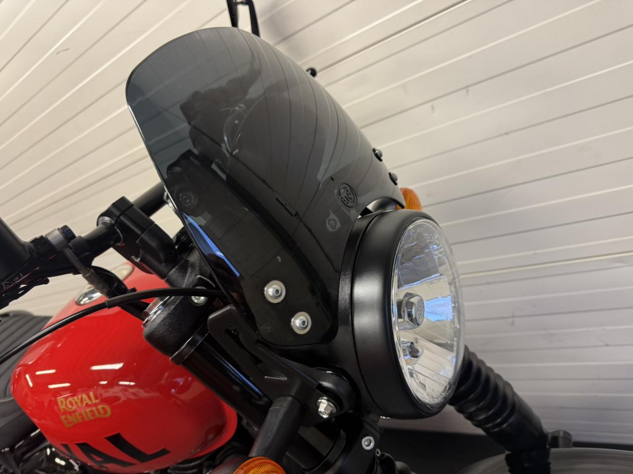 Jonge en complete Royal Enfield HNTR 350!