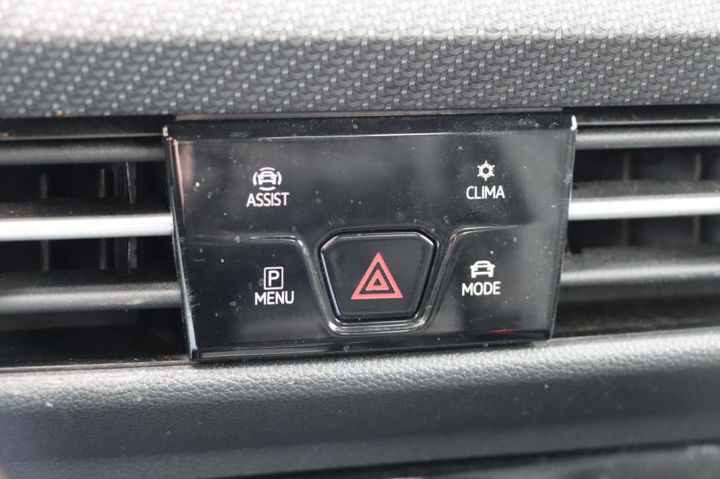 Volkswagen Golf 1.5 etsi r-line dsg7 130pk