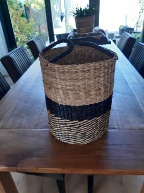 Mand on goede staat geen koeriersdiensten