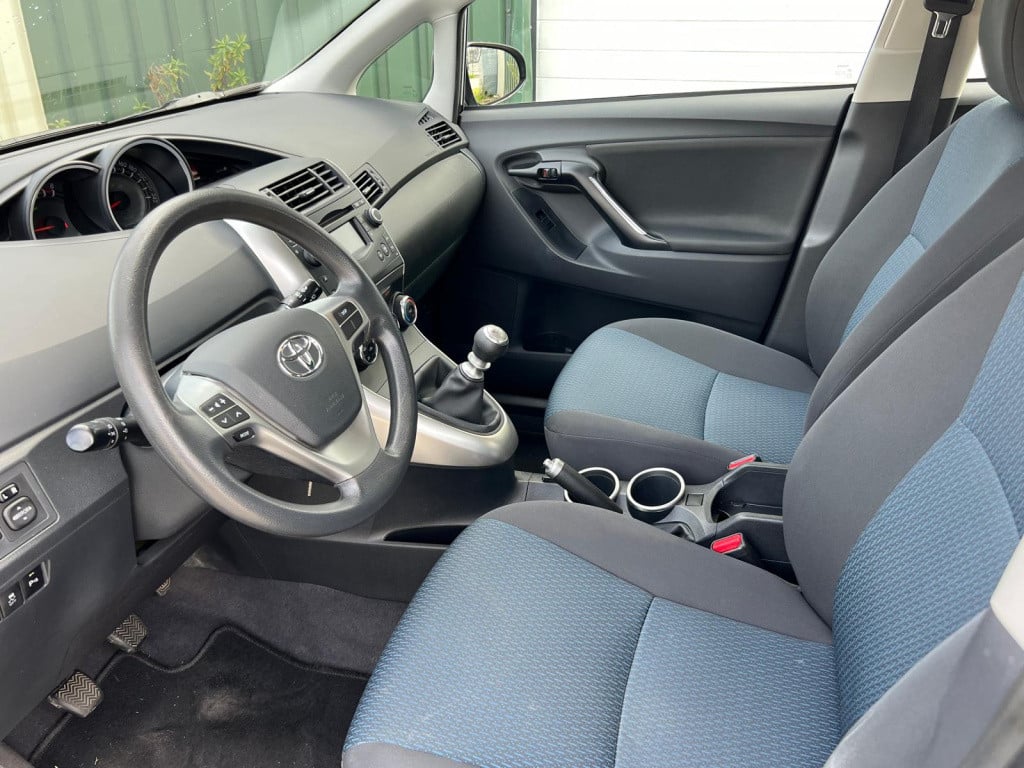 Toyota Corolla Verso 1.6 vvt-i comfort | trekhaak | park. sensoren | 100% d