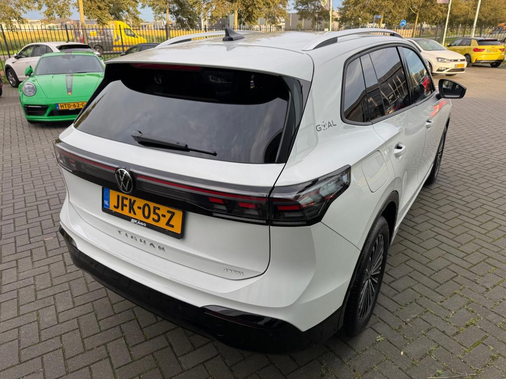 Volkswagen Tiguan 1.5 tsi goal * acc * 360 camera * trekhaak * lane + side 