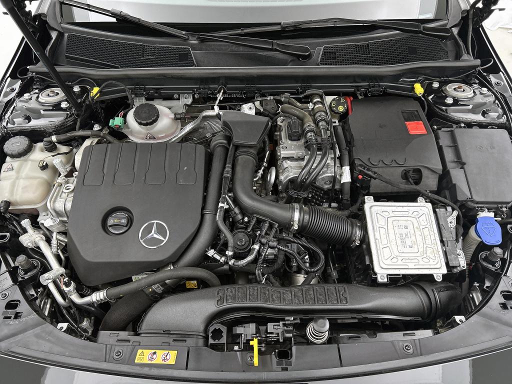 Mercedes-Benz A-Klasse 250 e plug-in hybride business solution luxury | led