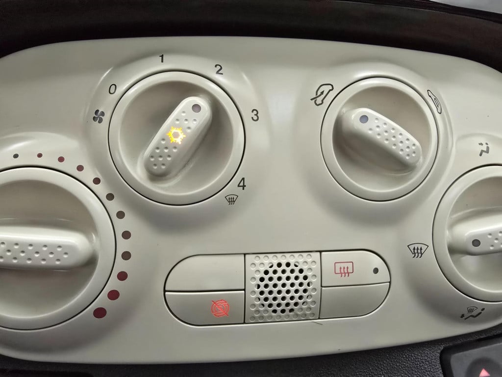 Fiat 500 1.2 lounge | pano | airco | lm velgen | 4-cilinder! | luxe uitvoer