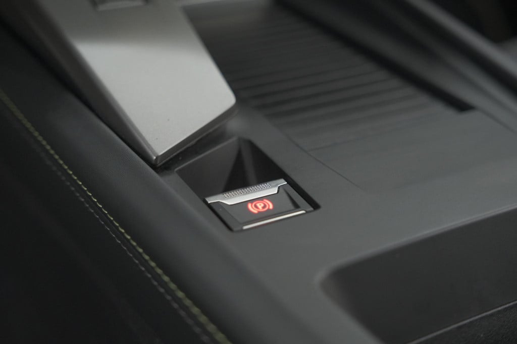 Peugeot 308 sw 1.6 plug-in hybrid 225 gt | focal audio | 360 camera | adapt