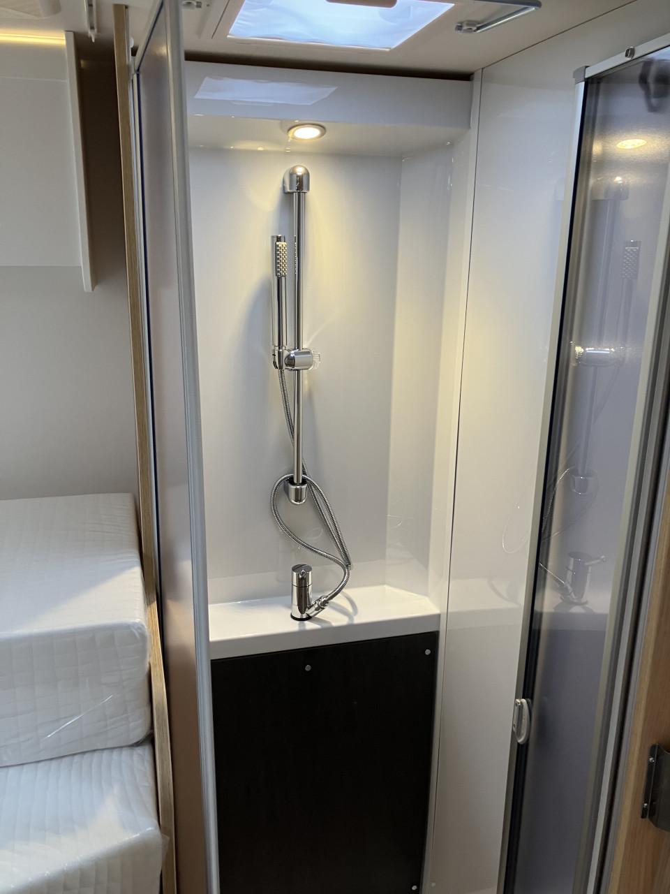 Prachtige nieuwe 4 pers. camper huren? Te koop camper uit 2023!