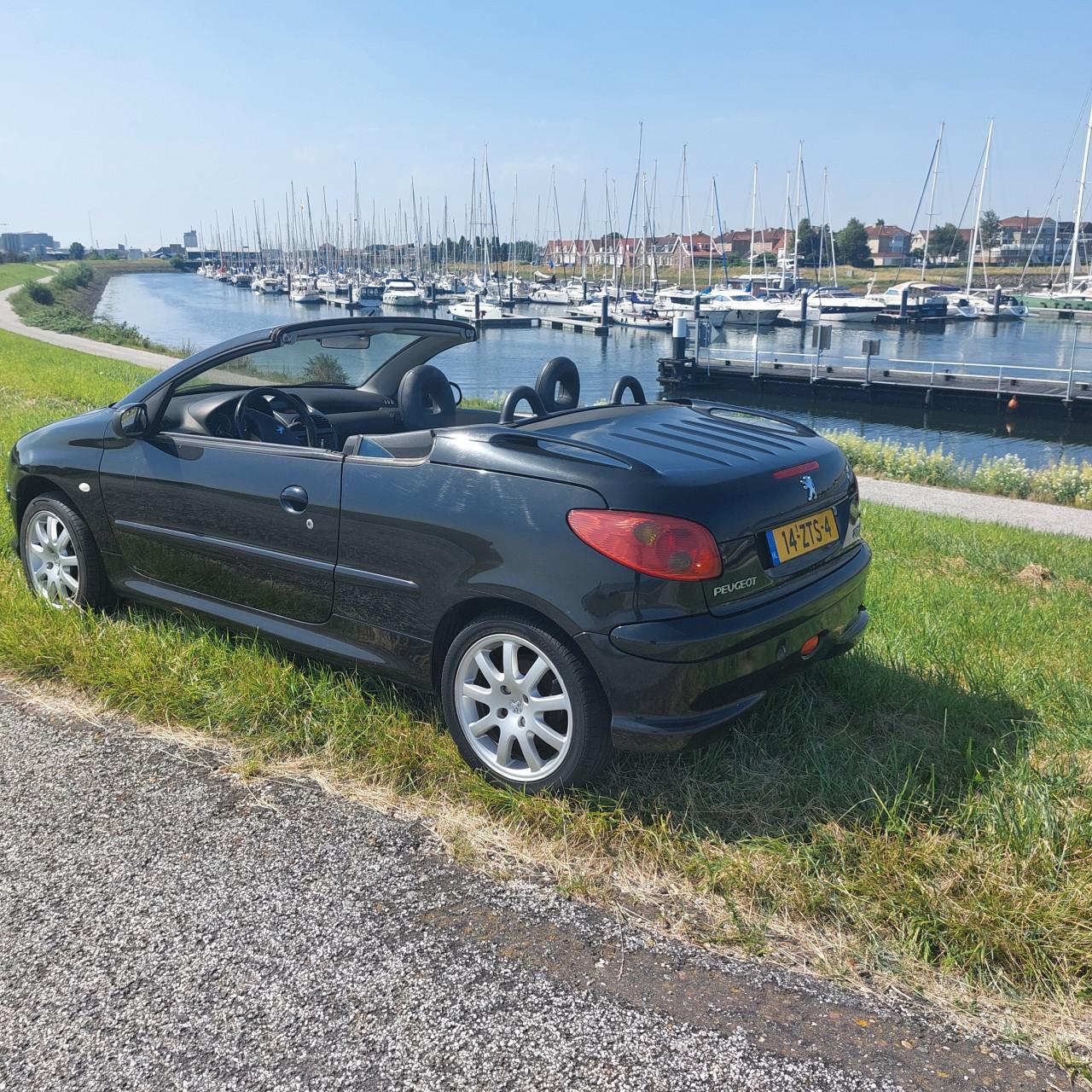 Peugeot 206cc Zwart - van particulier - lage kilometerstand