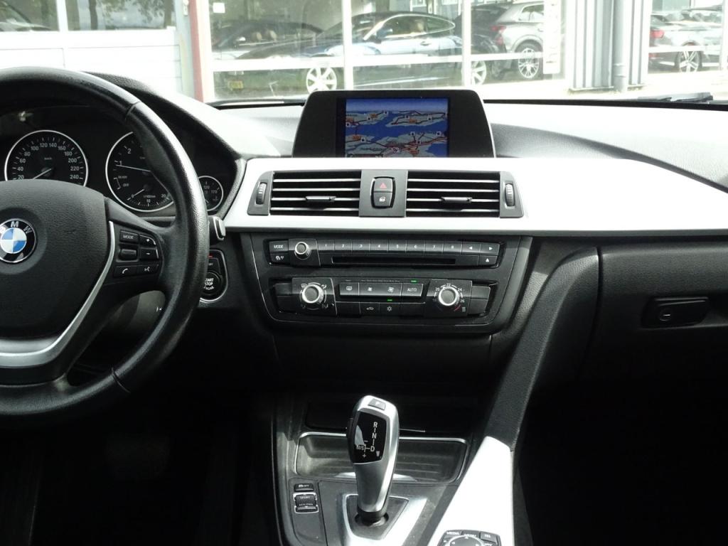 BMW 3-serie 320i executive automaat | 18" | afn. trekhaak | bluetooth