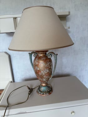 Vintage lamp met créme kleurige kap 15,-€