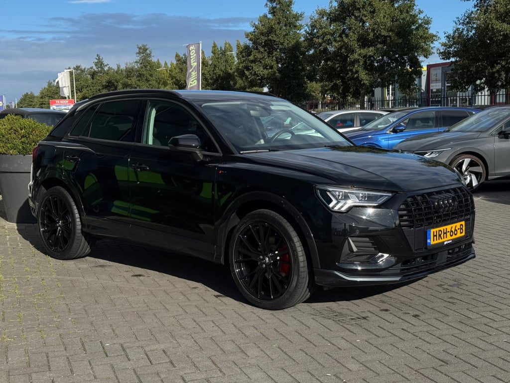 Audi Q3 35 tfsi * camera * matrix led * leer * keyless * trekhaak