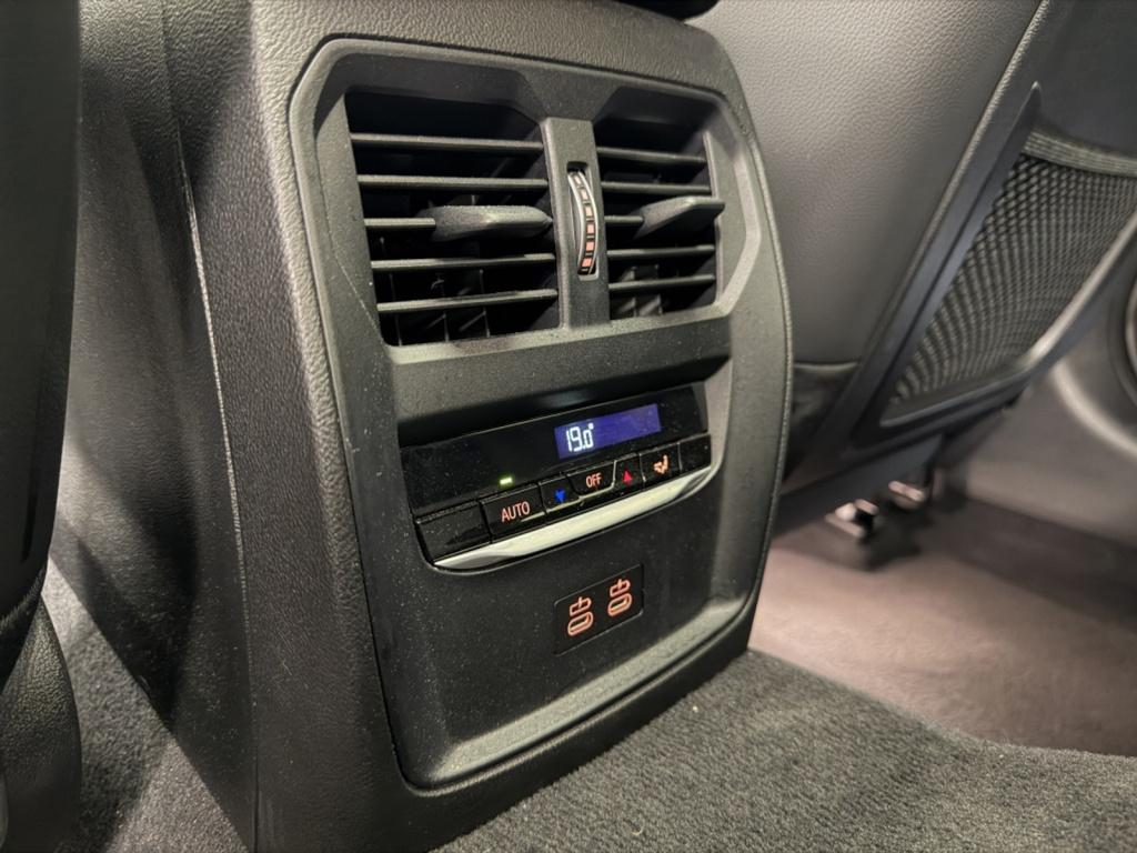 BMW 3-serie 330e high executive | schuif/kanteldak | trekhaak | 360 camera 