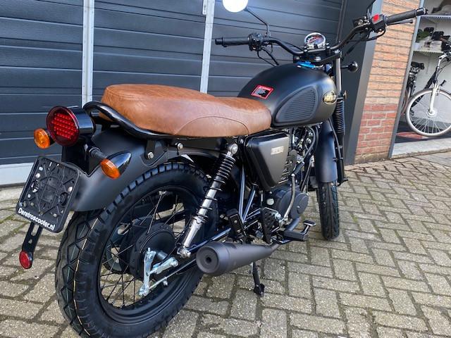 Unieke hanway raw 50 demo maar 1860 km caferacer euro 5 limited nu 1899 eu