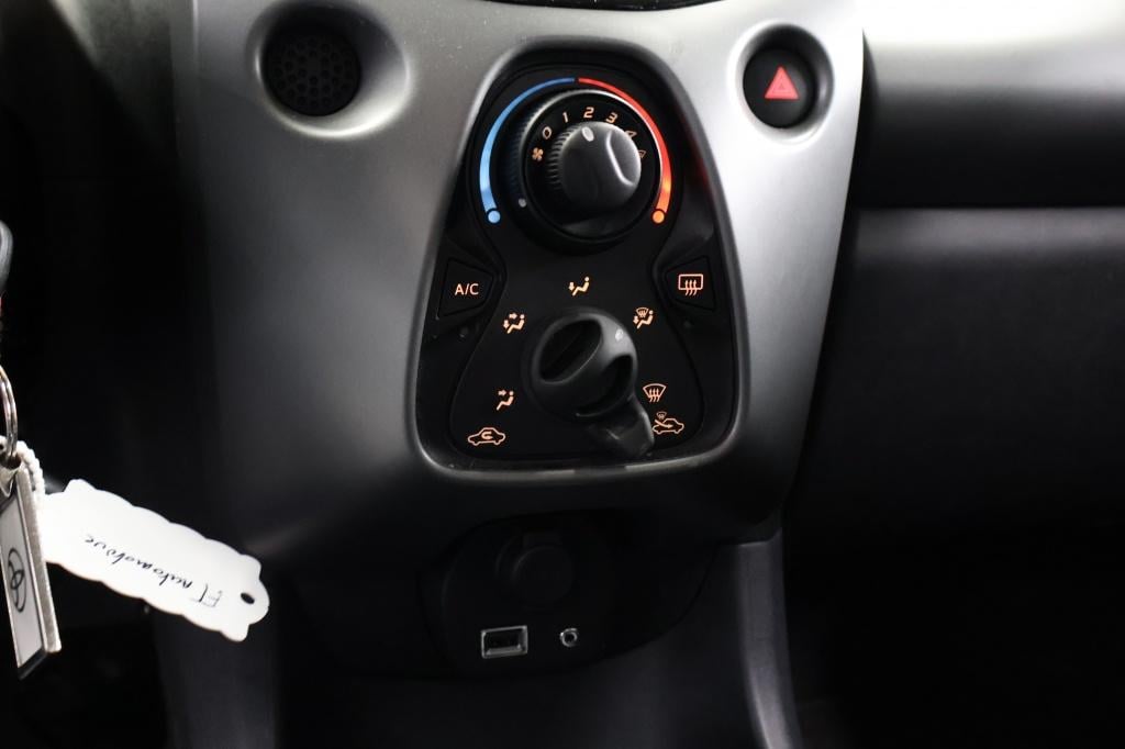 Toyota Aygo 1.0 vvt-i x-play