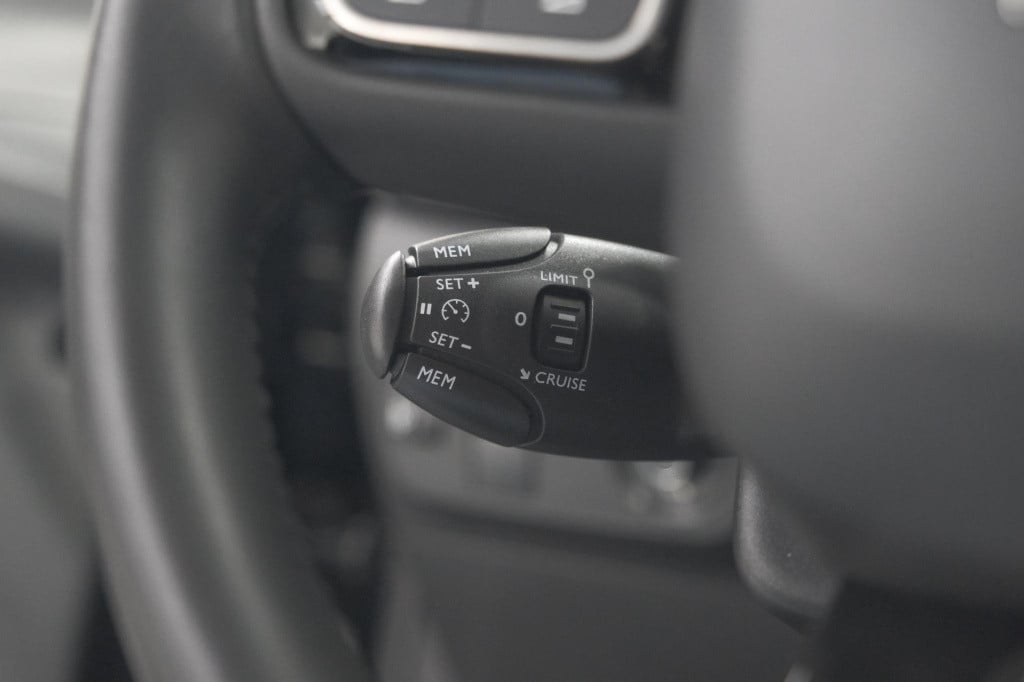 Citroen C3 puretech 110 eat6 shine | apple carplay | parkeersensoren | clim