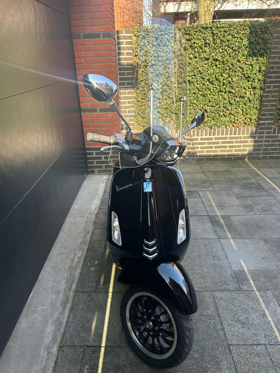 Vespa sprint 2019 blauw kenteken