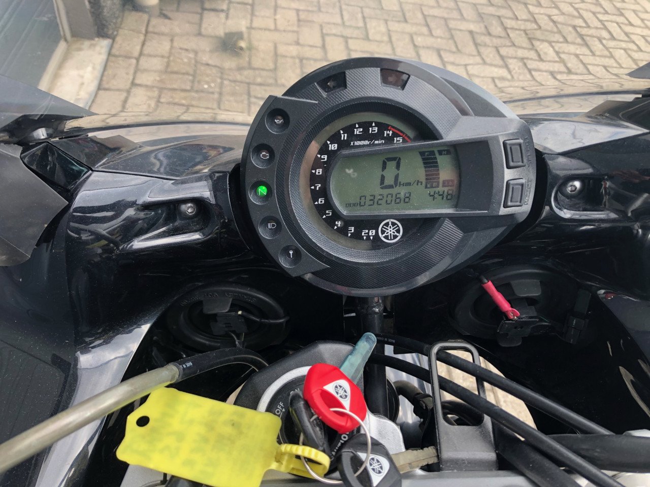 Yamaha FZ6S uit 2005 met 32 dkm, Akrapovic, volle kuip, rijklaar €2950,-