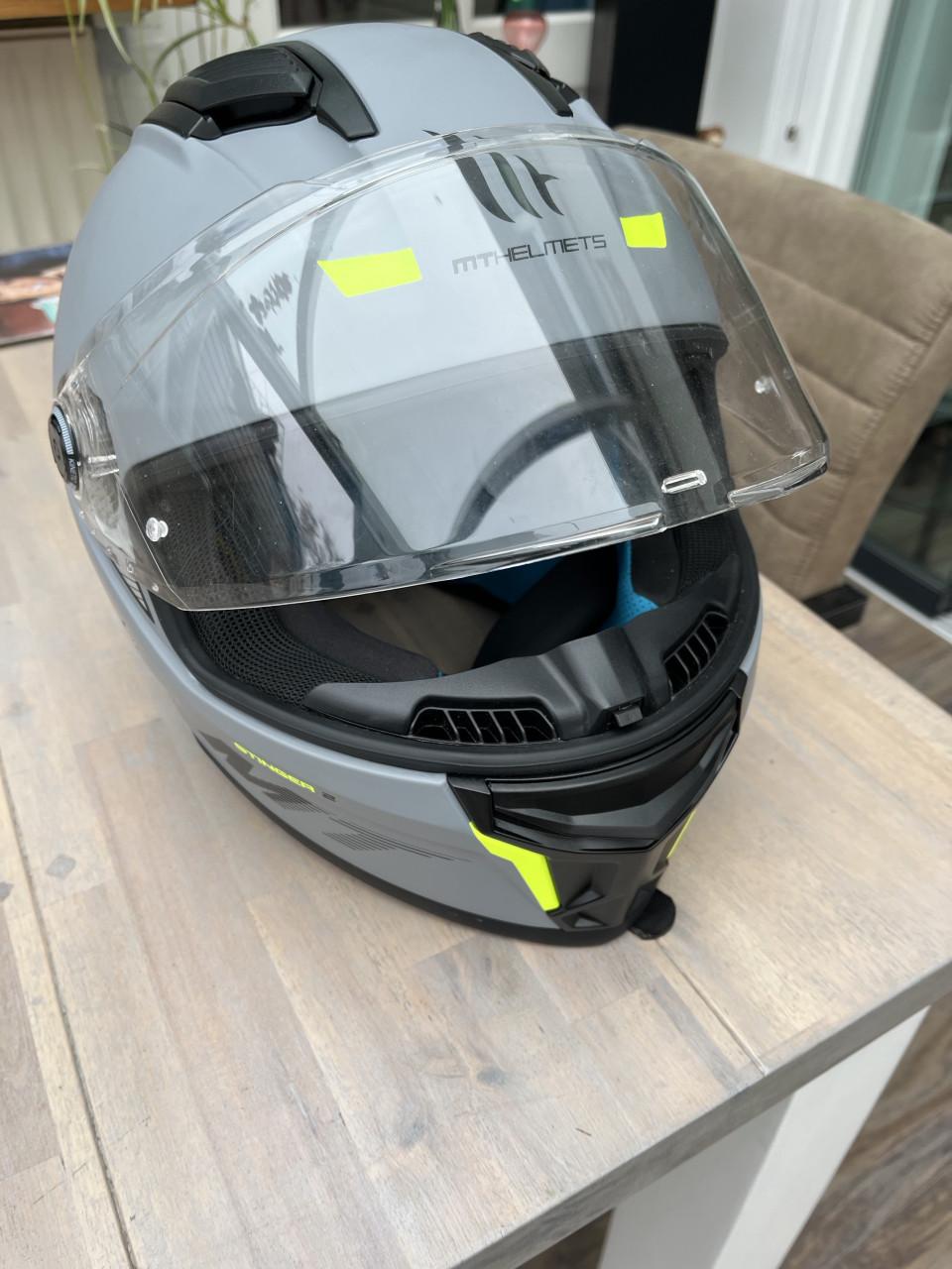 Scooter (brommer) 8 mnd oud. Als nieuw dus, met mooie opties. Lees adv.